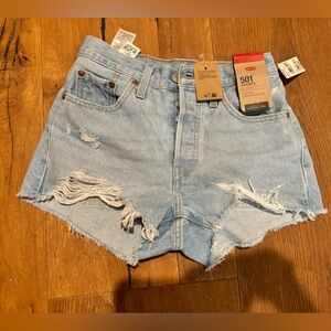 LEVIS 501 light washed women’s shorts, size 24